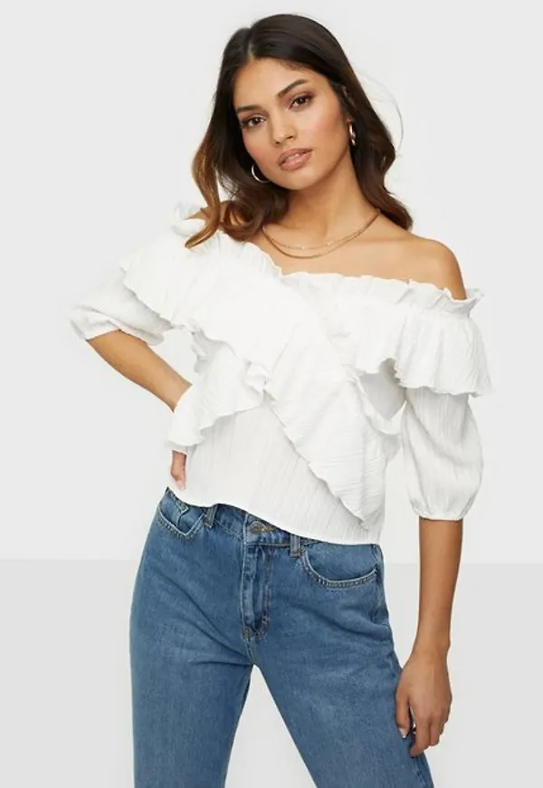 NLY Trend Frill Off Shoulder Blouse Vardagsblusar