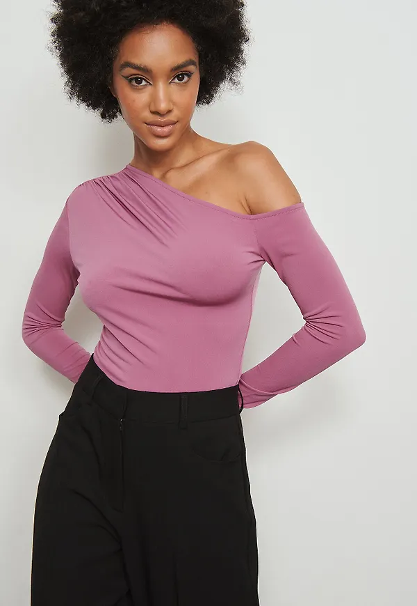 NA-KD Party Asymmetrisk draperad topp - Pink