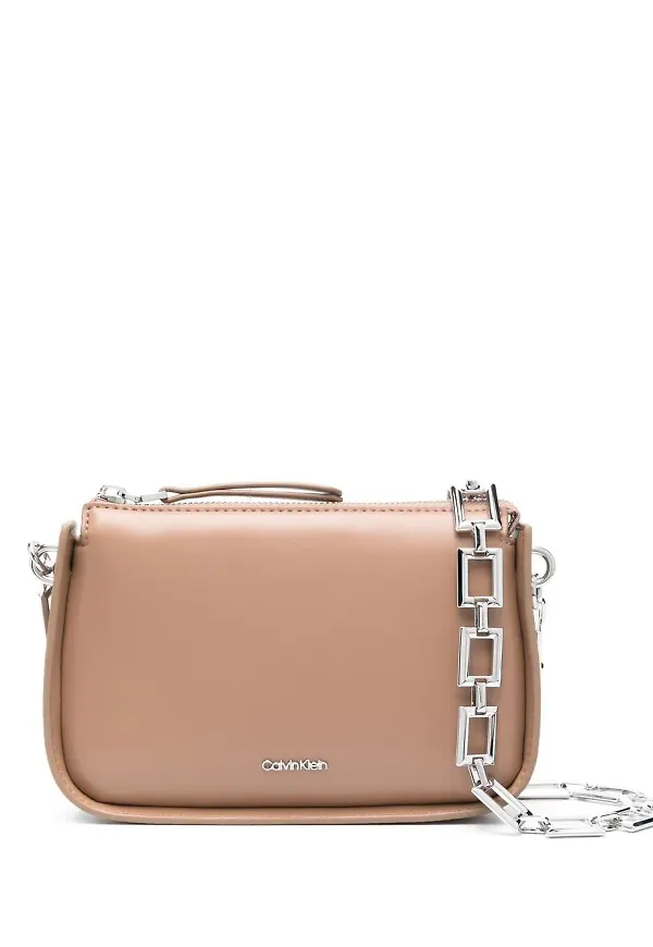 Calvin Klein axelremsväska med kedja - Neutral