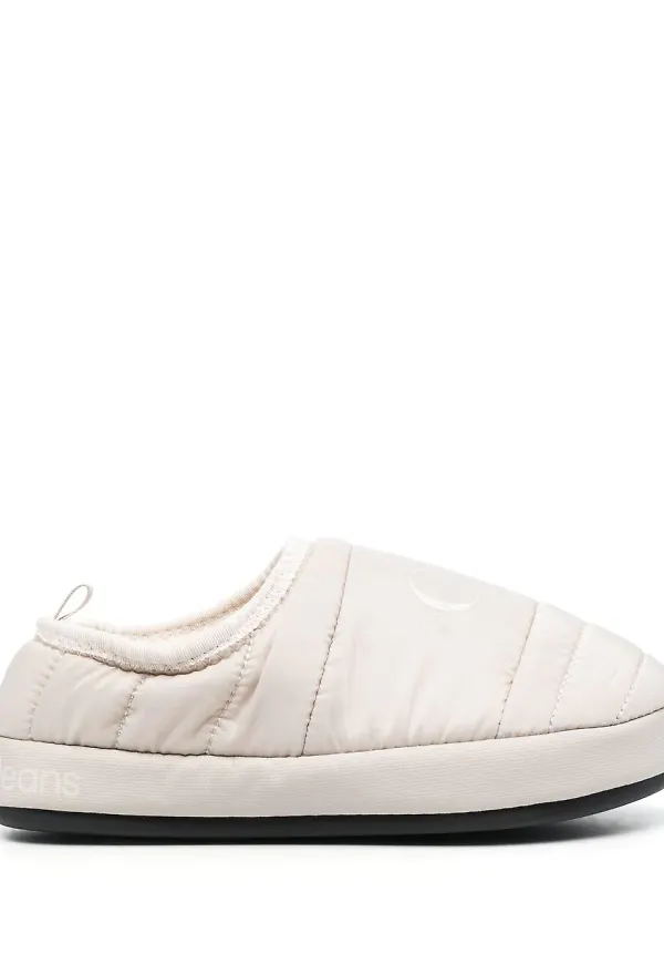 Calvin Klein vadderade tofflor med logotyp - Neutral