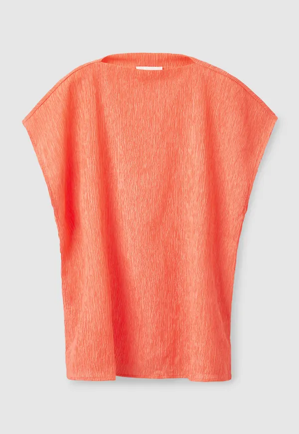 CAP-SLEEVE CRINKLED TOP