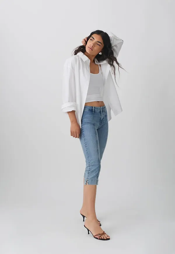 Gina Tricot - Capri jeans - Low waist jeans - Blå - 32 - Dam
