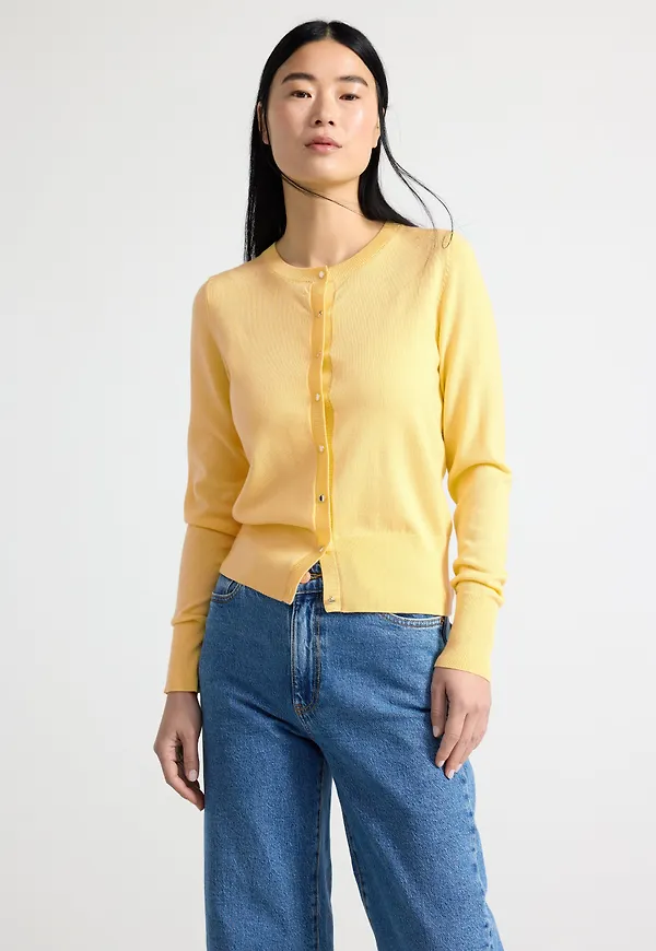 Finstickad cardigan