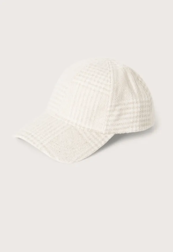 Carla cap
