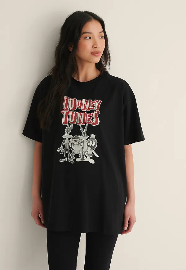 Warner Bros. Oversized T-Shirt Med Looney Tunes - Black