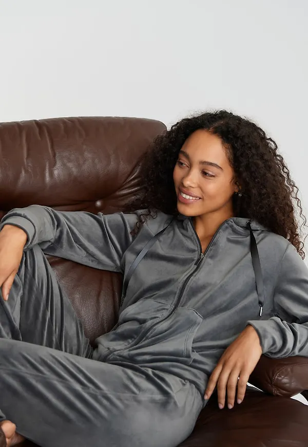 Cecilia velour hoodie