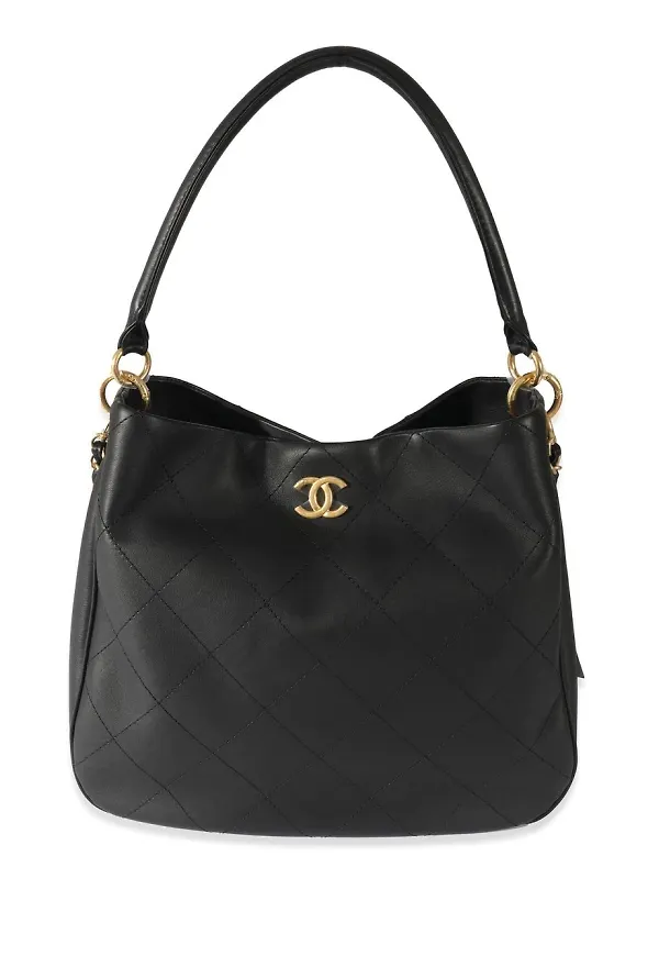 CHANEL Pre-Owned 22B quiltad väska - Svart
