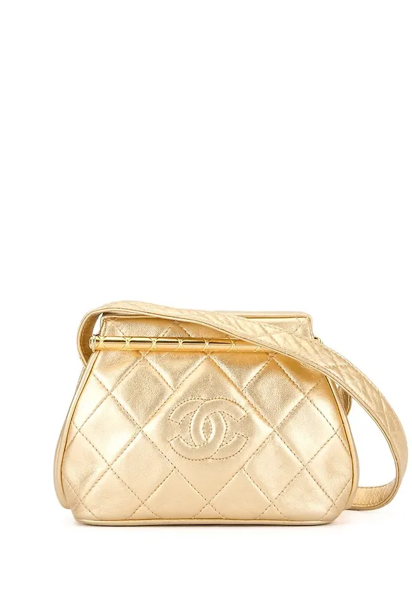 CHANEL Pre-Owned axelremsväska med spänne - Guldfärgad