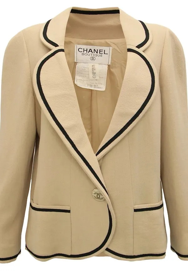 CHANEL Pre-Owned jacka med logotypknapp - Vit