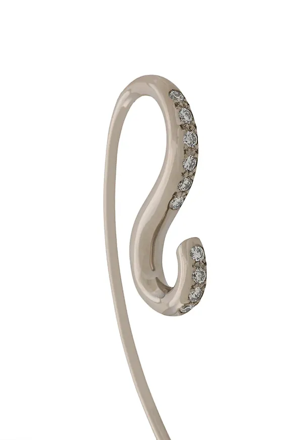 Charlotte Chesnais hakformade örhängen i 18 karat vitguld med diamanter - Silverfärgad