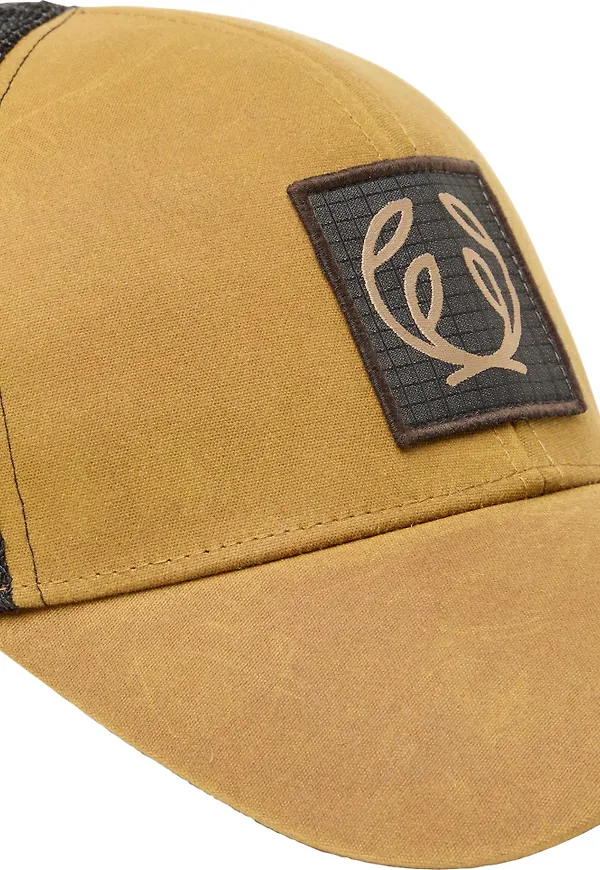 Chevalier Symbol Oiler Cap Golden Oak