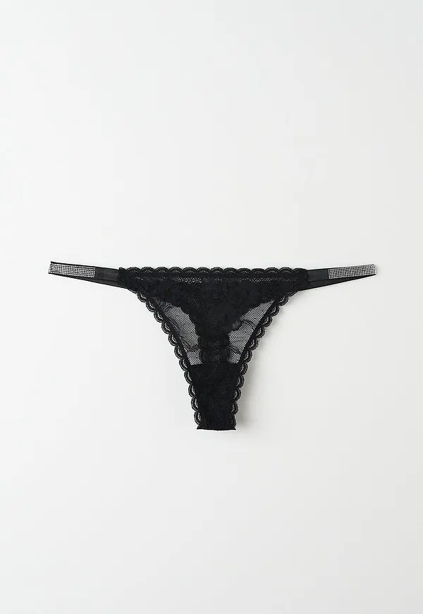 Chrissy lace thong