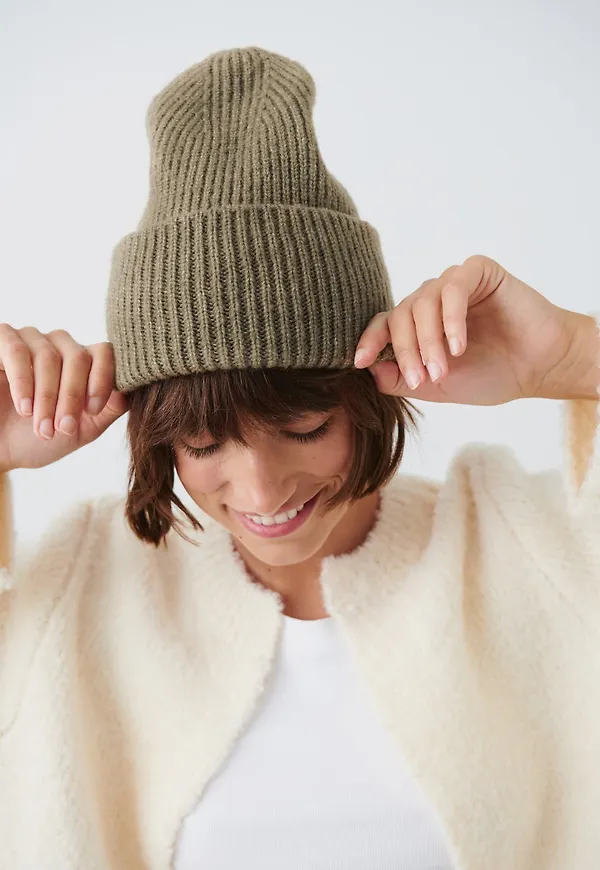Chunky knitted hat