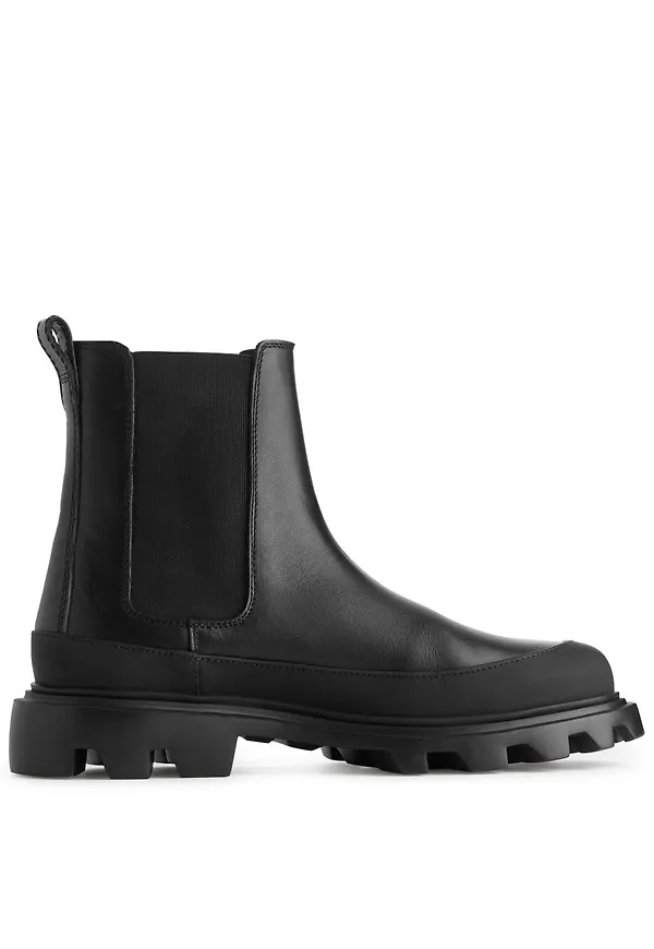 Chunky Mudguard Chelsea Boots - Black