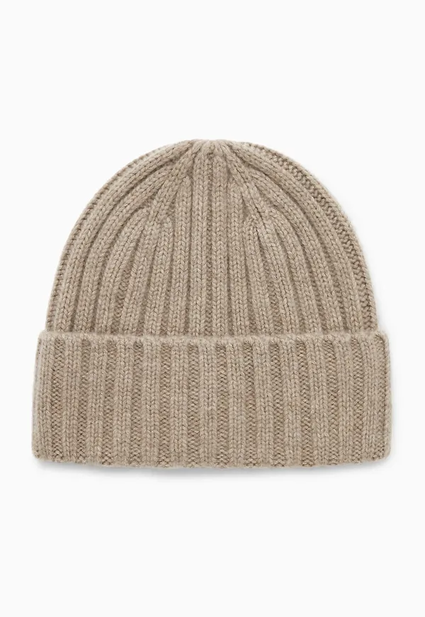CHUNKY RIBBED-KNIT CASHMERE BEANIE HAT