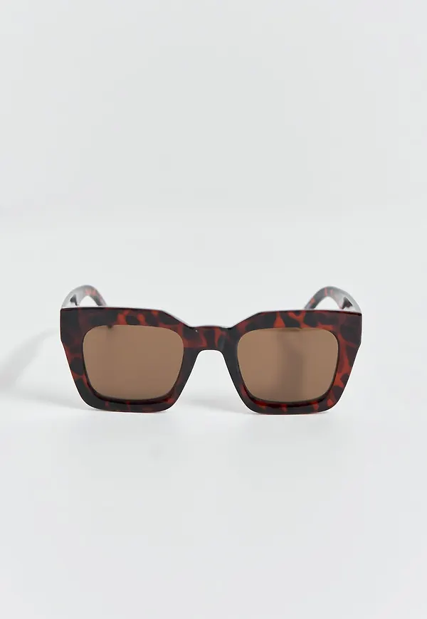 Chunky sunglasses