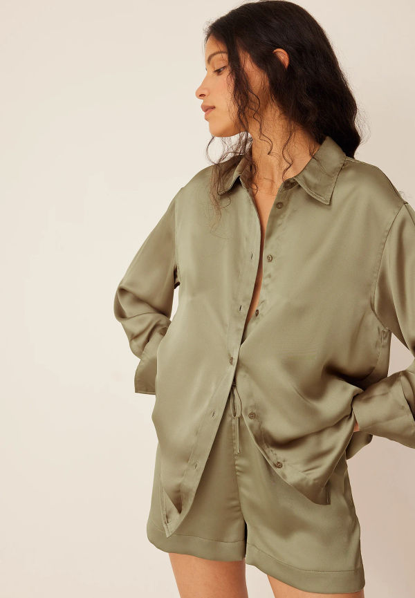 Claire Rose x NA-KD Oversize satinskjorta - Green
