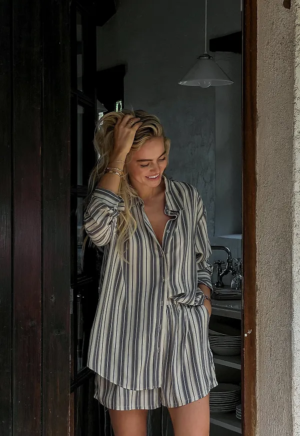 Claire Rose x NA-KD Oversized Viscose Shirt - Stripe