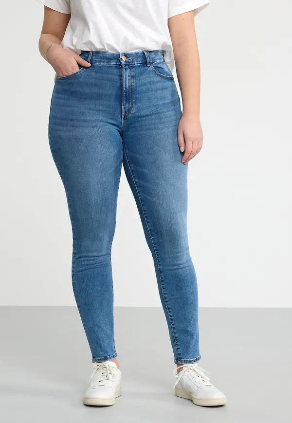 CLARA Curve superstretchiga jeans med hög midja