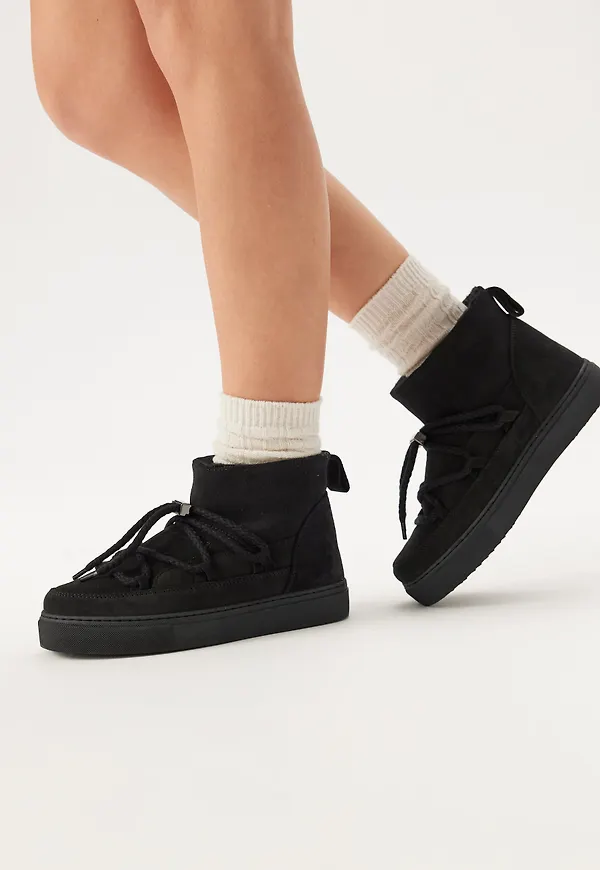 Classic Low Sneaker