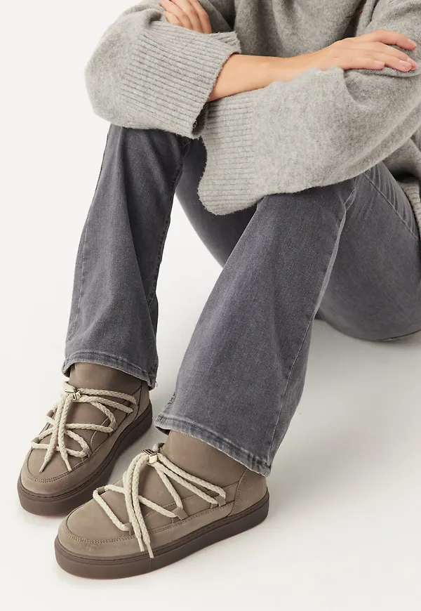 Classic Low Sneaker