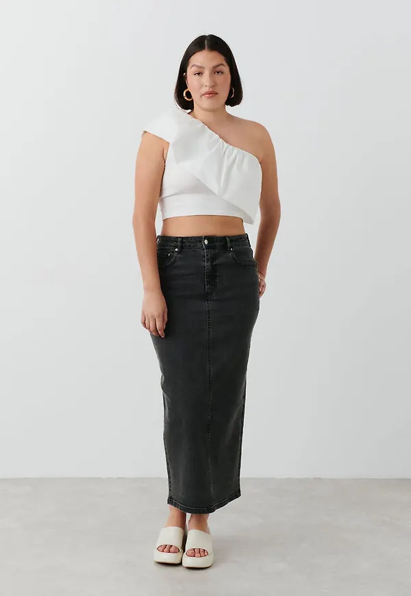 Column denim skirt