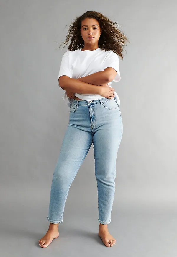 Comfy mom jeans