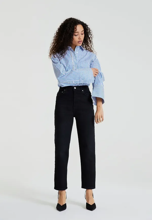 Comfy PETITE mom jeans
