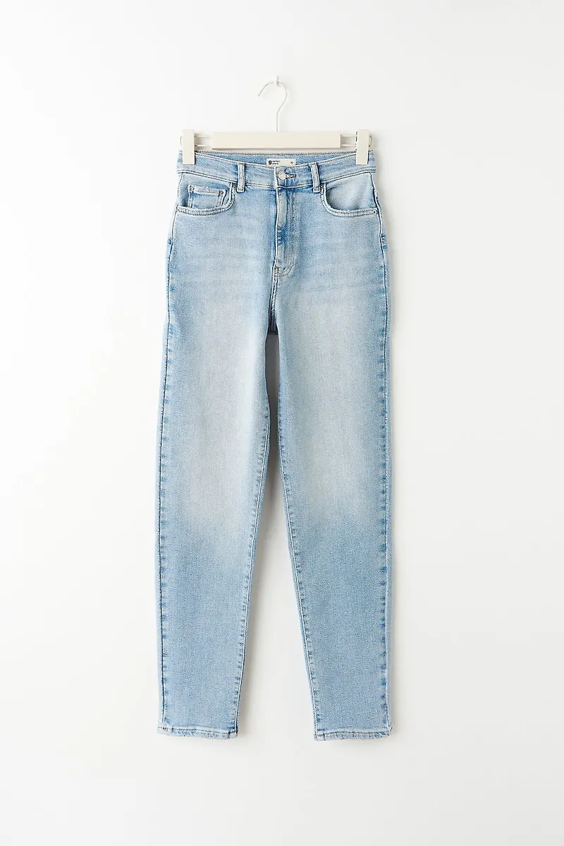 Comfy tall mom jeans