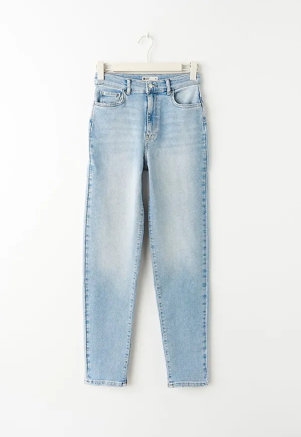 Comfy tall mom jeans