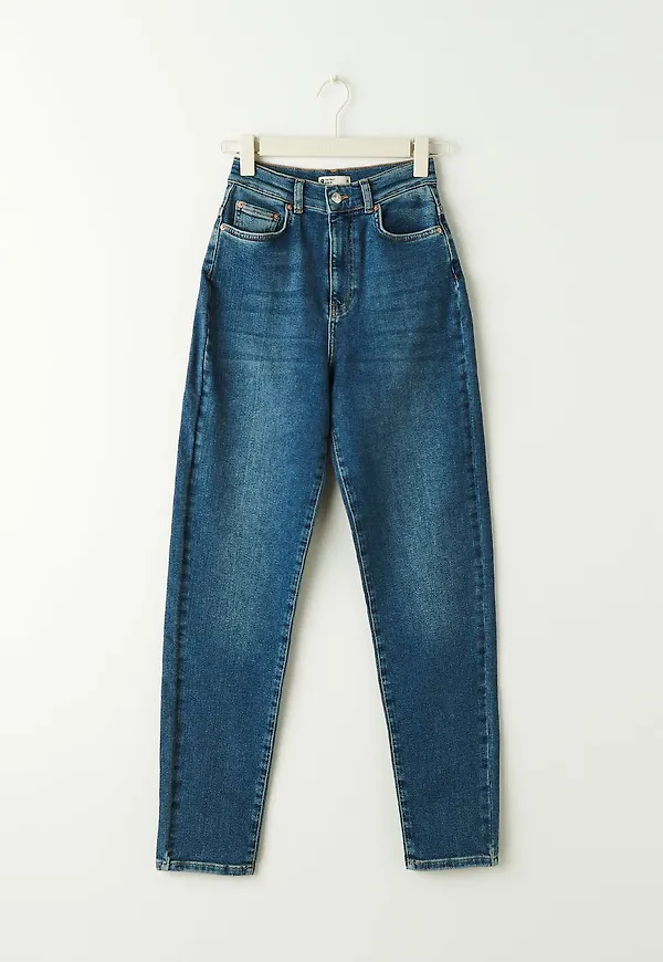 Comfy tall mom jeans