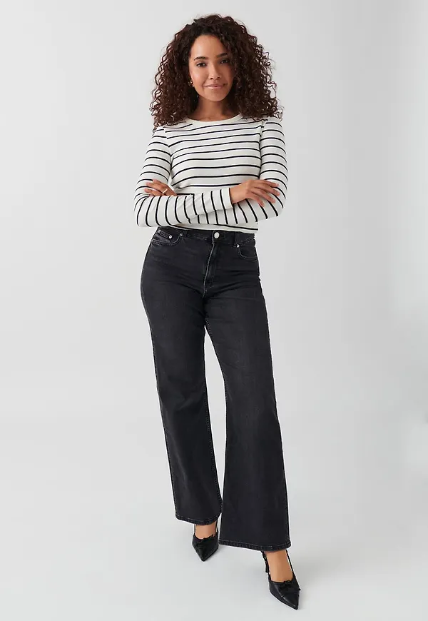 Comfy wide jeans