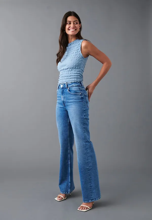 Comfy wide jeans