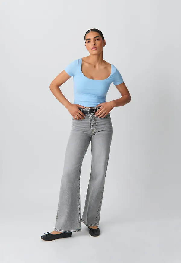 Comfy wide jeans