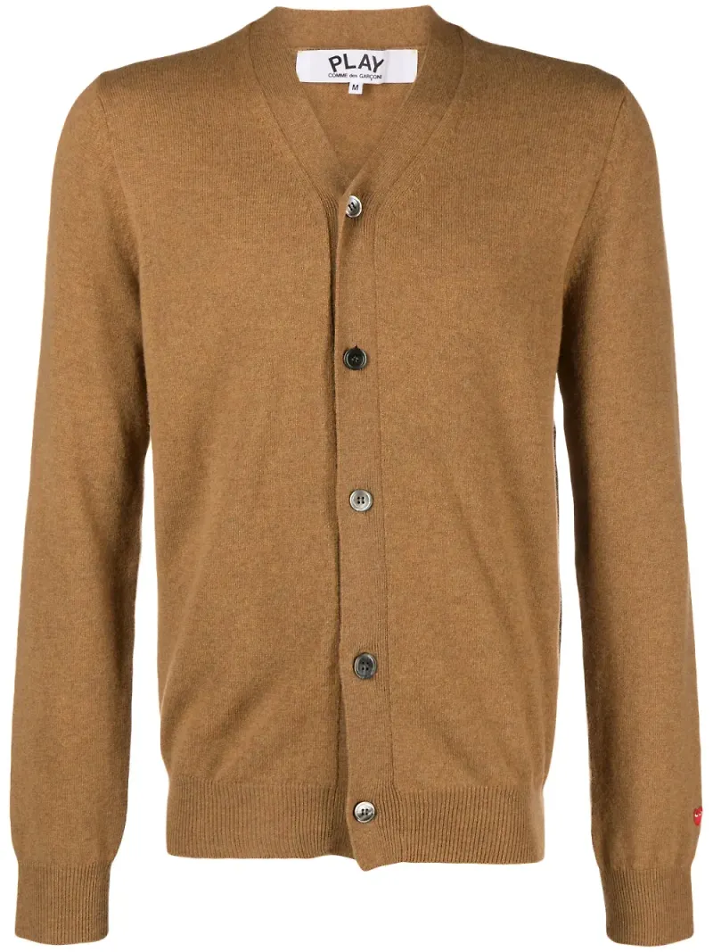 Comme Des Garçons Play v-ringad kofta med knäppning - Brun