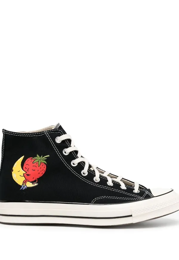 Converse höga sneakers med serietryck - Svart