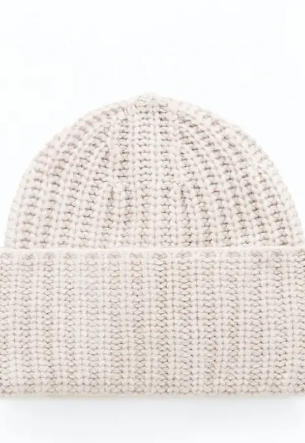 Corinne Hat