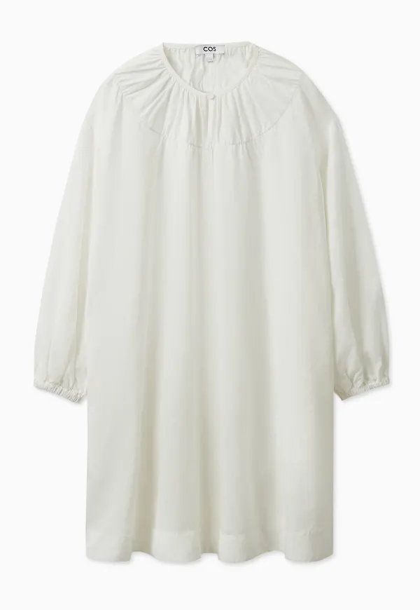 Cos Oversized Gathered Mini Dress White, Vardagsklänningar i storlek L och färg Vit