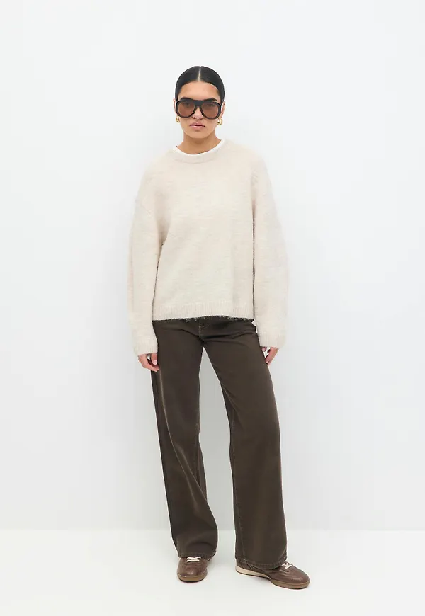 Crew neck knitted sweater