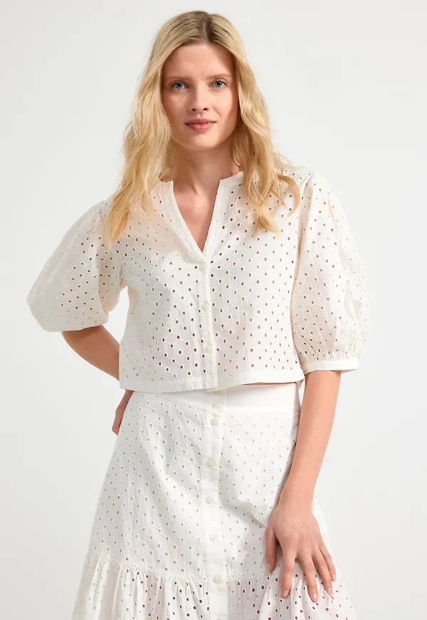 Croppad blus med puffärm
