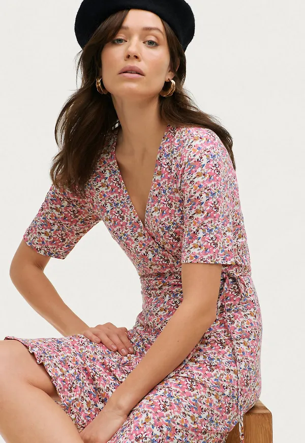 Saint Tropez - Omlottklänning MinaSZ Wrap Dress - Vit