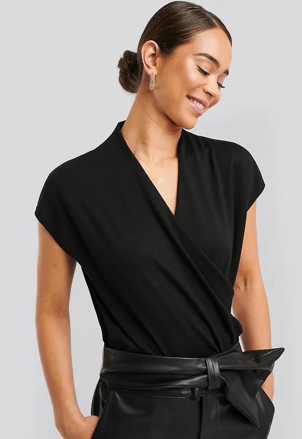 NA-KD Trend V-neckline Crossover Sleeveless Top - Black