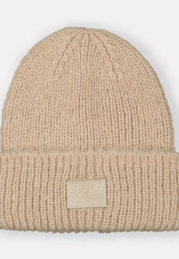 Borstad, stickad beanie med logga