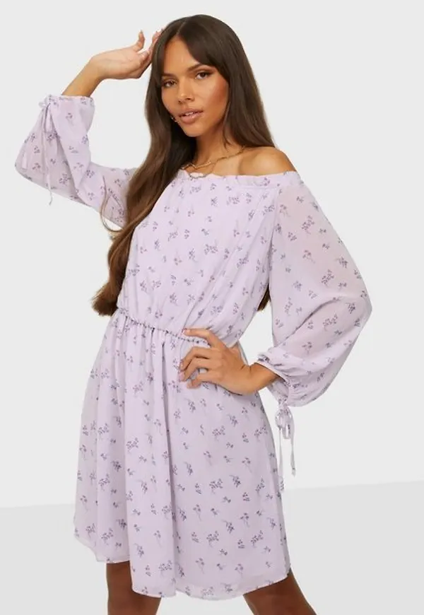 Glamorous Nelly x Glamorous Long Sleeve Chiffon Dress Klänning Floral