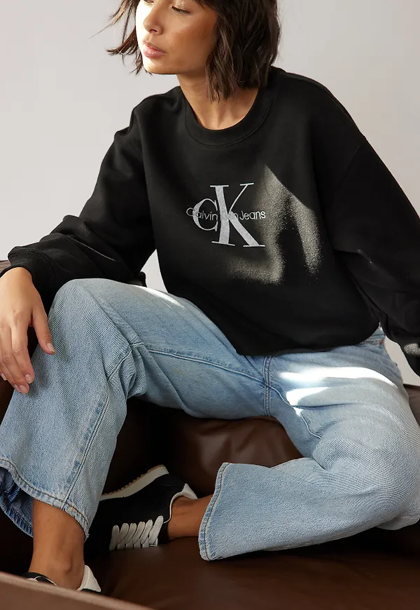 Calvin Klein for NA-KD Ekologisk croppad tröja med crew neck - Black