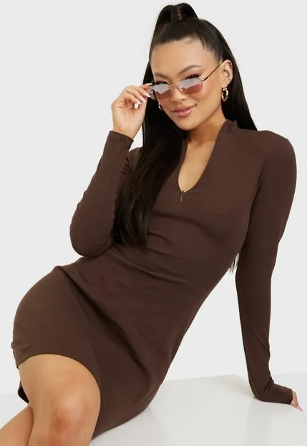 NLY Trend Sporty Zip Dress Fodralklänningar