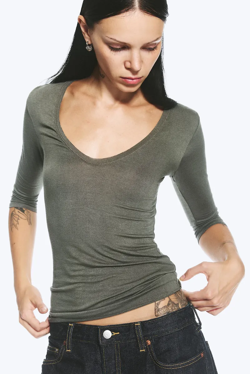 Deep V-neck three-quarter sleeve top