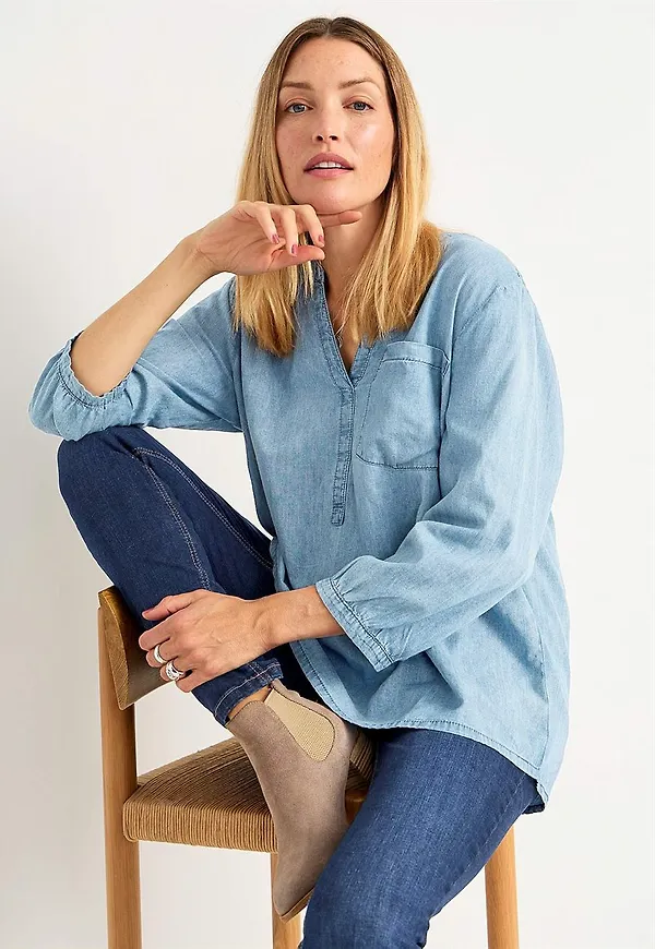 Denimblus med bröstficka