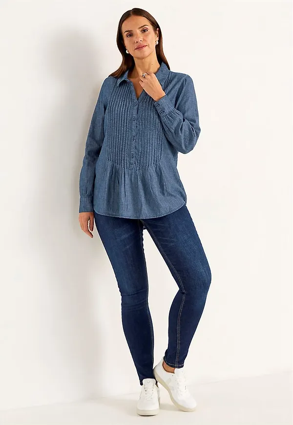 Denimblus med sydda veck