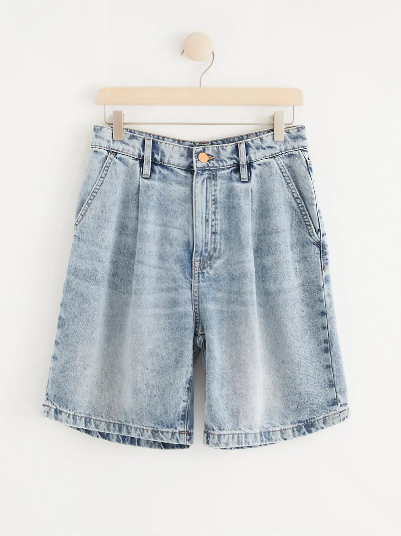 Denimshorts med hög midja